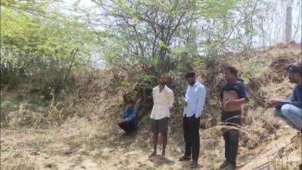 आबू रोड: आबूरोड के गणका नाडी में बबूल के पेड़ पर युवक का शव लटका मिला, इलाके में फैली सनसनी, सदर पुलिस पहुंची मौके पर