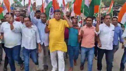 सारठ: ऑपरेशन सिंदूर की सफलता पर सारठ में पूर्व MLA रणधीर सिंह के नेतृत्व में भाजपा की तिरंगा यात्रा, लगे वंदे मातरम् के नारे
