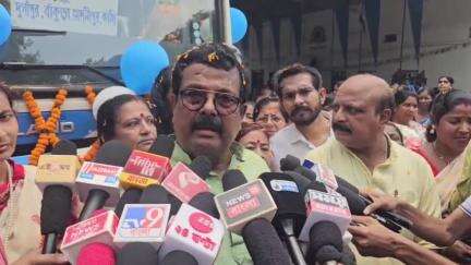 সিউড়ি ১: খুব তাড়াতাড়ি সিউড়ির বাসস্ট্যান্ডে নেতাজি মূর্তিকে অন্যত্র সরিয়ে ক্লক টাওয়ার তৈরি হবে জানালেন বিধায়ক