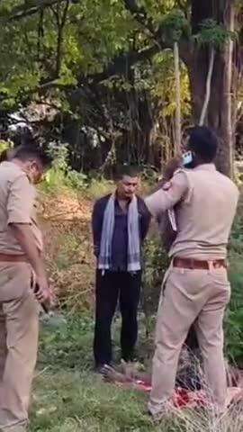 नरवल: महाराजपुर थाना क्षेत्र के सरसौल रेलवे स्टेशन के पास आम के बगीचे में युवक का शव पेड़ से लटकता मिला, पुलिस जांच में जुटी