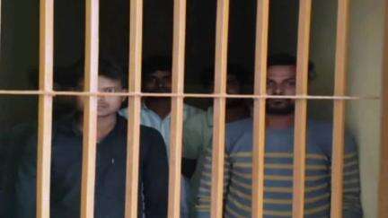 मड़ियाहू: दिलावरपुर क्षेत्र से पुलिस ने पांच लोगों को किया गिरफ्तार