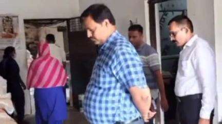 सहजनवा: परियोजना निदेशक ने पिपरौली के देईपार स्थित पुष्टाहार इकाई का निरीक्षण किया, मांग-पूर्ति में संतुलन बनाने का दिया निर्देश