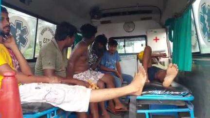 ডেবরা: পানিগেড়িয়া এলাকায় গ্যাস ট্যাঙ্কার ফেটে গুরুতর আহত ৭ জন, ঘটনাস্থলে NH-র টিম ও ডেবরা থানার পুলিশ