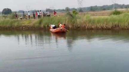 कोरांव: बढ़वारी कला गांव में बेलन नहर पर बनी पुलिया से बाइक टकराकर नहर में गिरी, चालक की मौत, साथी घायल