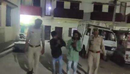 बरेली-पाकिस्तानी प्रेम ने पहुंचाया जेल,वाजिद, इरफान ने सोशल मीडिया पर किया था पोस्ट,बरेली पुलिस ने दोनों को हिरासत मे