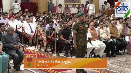 रक्षा अलंकरण समारोह-2025: राष्ट्रपति द्रौपदी मुर्मु ने CRPF के उप कमांडेंट विक्रांत कुमार को शौर्य चक्र प्रदान किया
