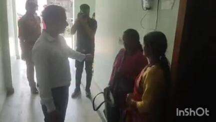 बागेश्वर: जिलाधिकारी ने श्रम विभाग का किया औचक निरीक्षण, मिली खामियों पर कर्मचारियों को लगाई कड़ी फटकार