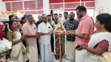 അമ്പലപ്പുഴ: കച്ചേരി മുക്കിന് സമീപത്തേക്ക് മാറ്റി സ്ഥാപിച്ച ത്രിവേണി മെഗാ മാർട്ട് എച്ച് സലാം എം.എൽ.എ ഉദ്ഘാടനം ചെയ്തു