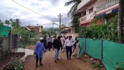 ಜಮಖಂಡಿ: ನಗರದಲ್ಲಿ ಒಳಮೀಸಲಾತಿ ವಗಿ೯ಕರಣ ಸಮೀಕ್ಷೆಯ ಗಣತಿ ಕಾರ್ಯವನ್ನು ಪರಿಶೀಲಿಸಿದ ಡಿಸಿ ಜಾನಕೆ ಕೆ.ಎಂ