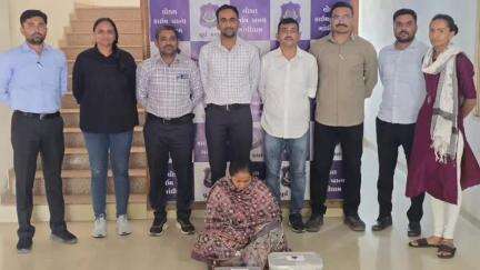ગાંધીધામ: આદીપુર વિસ્તારમાં થયેલ ઘરફોડ ચોરીનો ભેદ એલસીબી પોલીસે ઉકેલ્યો;18.14 લાખના મુદ્દામાલ સાથે મહિલા આરોપીની ધરપકડ કરી