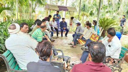 सनावद: ग्राम डूडगांव में विधायक सचिन बिरला ने लोगों की सुनीं समस्याएँ, निराकरण करने को लेकर अधिकारियों को किया निर्देशित