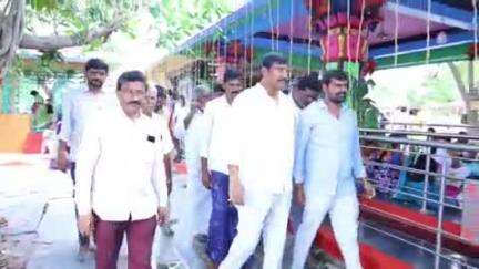 మార్కాపురం: సీతానాగులవరం గ్రామంలో ఆంజనేయ స్వామికి ప్రత్యేక పూజలు చేసిన ఎమ్మెల్యే కందుల నారాయణరెడ్డి దంపతులు