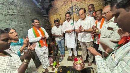फलटण: राजमाता अहिल्यादेवी होळकर यांचे कार्य अलौकिक : माजी खासदार रणजितसिंह नाईक निंबाळकर; फलटण येथे मंदिर स्वच्छता अभियान