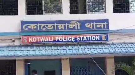 কৃষ্ণনগর ১: গৃহবধূর উপর অ্যাসিড হামলার অভিযোগে কোতোয়ালী থানার পুলিশের হাতে গ্রেপ্তার দুই মহিলা, ধৃতদের পেশ করা হয় জেলা আদালতে