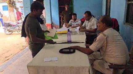 बनमा इटहरी: बनमा ईटहरी थाना परिसर में जनता दरबार का आयोजन