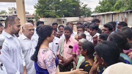 ఎమ్మిగనూరు: విద్యుత్ ప్రమాదంలో చిన్నమర్రివీడు హరిజన రవి మృతి – బాధిత కుటుంబాన్ని పరామర్శించిన శ్రీమతి బుట్టా రేణుక