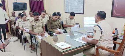 ಹುನಗುಂದ: ನಗರದ ಪೊಲೀಸ್ ಠಾಣೆಯಲ್ಲಿ ಮಾಸಿಕ ಅಪರಾಧ ವಿಮರ್ಶನಾ ಸಭೆ ಆಯೋಜನೆ