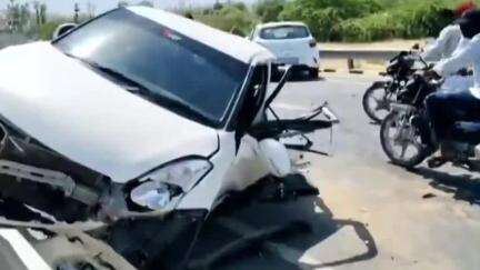 ધાનેરા: ધાનેરા થરાદ હાઇવે પર અકસ્માત, અકસ્માતમાં ૩ લોકો ગંભીર ૬ લોકો સારવાર હેઠળ.
