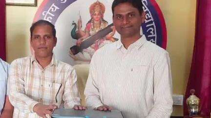 निवाई: क्षेत्र के पीएम श्री राउमावि राहोली में शैक्षिक नवाचारों के लिए आमाशयों ने विद्यालय को लैपटॉप व प्रिंटर भेंट किया