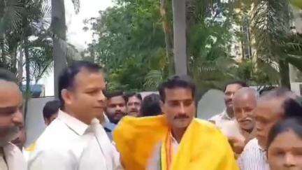 నగరి: అధ్యక్షులు మరియు కార్యకర్తలు బాధ్యతగా పని చేయాలి : నగరి  ఎమ్మెల్యే గాలి భాను ప్రకాశ్‌