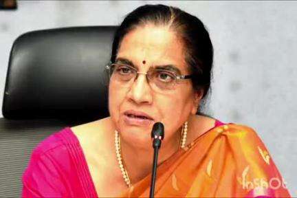 విశాఖపట్నం: రాష్ట్రంలో జరగబోయే ఎన్నికల ప్రక్రియ సులభతరం చేసేందుకు అధికారులతో సమావేశమైన రాష్ట్ర ఎన్నికల కమిషనర్ నీలం సాహ్ని