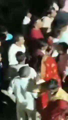 बारा: नौगवां पुलेन्द्रा गाँव में शादी समारोह के दौरान बरतिया और घरातियों के बीच हुई मारपीट, कई घायल