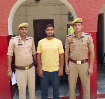 बीघापुर: बारासगवर थाना पुलिस ने दुष्कर्म के वांछित अभियुक्त को किया गिरफ्तार