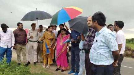 মঙ্গলকোট: সরকারি উদ্যোগে মঙ্গলকোটের কৈচরে গড়ে উঠবে ইংরেজি মাধ্যম স্কুল, জায়গা পরিদর্শন করলেন পূর্ব বর্ধমানের জেলাশাসক