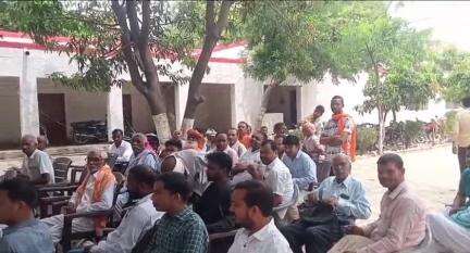 सगड़ी: महराजगंज कोतवाली पर समाधान दिवस का आयोजन किया गया, कोतवाली प्रभारी विनय कुमार मिश्रा ने फरियादियों की सुनी फरियाद