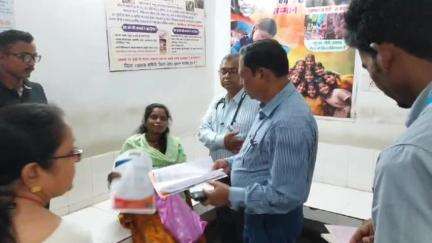 कांकेर: जिले में प्रधानमंत्री सुरक्षित मातृत्व अभियान की सफल क्रियान्वयन के लिए सीएमएचओ ने स्वास्थ्य केंद्रों का किया निरीक्षण