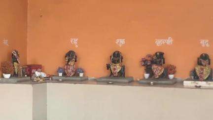 धनौरा: मोहल्ला लक्ष्मी नगर में स्थित शिव मंदिर पर प्रसाद चढ़ाने के लिए दूर-दूर से आते हैं लोग, यह मंदिर 40 साल पुराना है