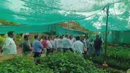 జహీరాబాద్: మొగుడంపల్లి మండలంలో ఉపాధి హామీ పనులను పరిశీలించిన కేంద్ర బృందం
