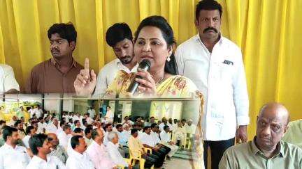 పలమనేరు: టిడిపి మహానాడుకి తరలి రావాలంటూ క్యాడర్ కి సూచనలు చేసి, వైసిపిపై విమర్శలు గుప్పించిన మాజీ ఎమ్మెల్యే శ్రీదేవి