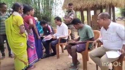 कामडारा: जोकेया नाला चेक डैम पर कम मजदूरी की शिकायत मिलने पर श्रम अधीक्षक गुमला ने की जांच