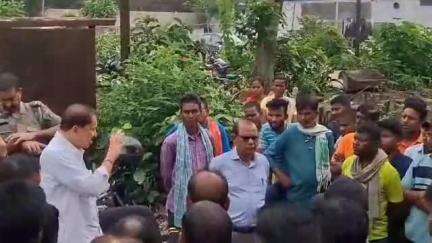 आदित्यपुर गम्हरिया: RD रबर रिक. रि. में दूसरे दिन भी मजदूरों ने काम का बहिष्कार किया, निजी तौर पर ₹10000 का सहयोग दिया