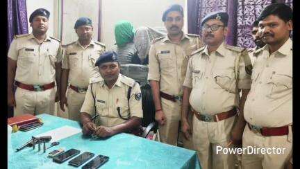 शिवाजी नगर: रोसड़ा एसबीआई बैंक के पास से पुलिस ने तीन अपराधियों को गिरफ्तार कर जेल भेजा