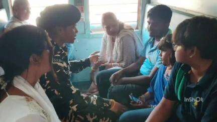 नौतनवा: नौतनवा रेलवे स्टेशन पर बाल तस्करी के खिलाफ चलाया गया जागरुकता अभियान