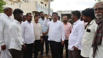 ಸಿಂದಗಿ: 20 ಲಕ್ಷ ವೆಚ್ಚದಲ್ಲಿ ಸಿಸಿ ರಸ್ತೆ ನಿರ್ಮಾಣ ಮಾಡುವ ಕಾಮಗಾರಿಗೆ ಗುತ್ತರಗಿ ಗ್ರಾಮದಲ್ಲಿ ಭೂಮಿಪೂಜೆ ನೆರವೇರಿಸಿದ ಶಾಸಕ ಅಶೋಕ ಮನಗೂಳಿ