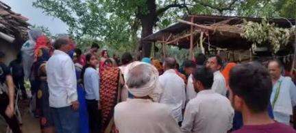 कोरांव: बहरैचा में बाइक पुलिया से टकराने के हादसे में घायल दो लोगों में से एक की हुई मौत, एक की हालत गंभीर