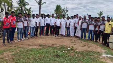 வாலாஜாபாத்: வாரணவாசி ஊராட்சியில் தமிழக முதல்வர் பிறந்த நாளை ஒட்டி கிரிக்கெட் போட்டி மற்றும் கைப்பந்து போட்டியை உத்திரமேரூர் எம்எல்ஏ துவக்கி வைத்தார்
