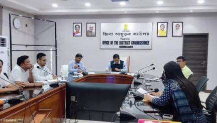 পূব ডিব্ৰুগড়: কেন্দ্ৰীয় মন্ত্ৰী সৰ্বানন্দ সোনোৱালৰ অধ‍্যক্ষতাত জিলা আয়ুক্তৰ কাৰ্যালয়ত অনুষ্ঠিত হয় বহুমুখী ইনড’ৰ স্প’ৰ্টছ হলৰ এখন সভা