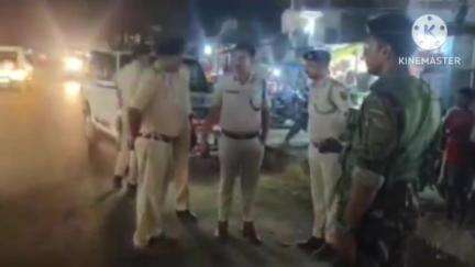 बगहा: बगहा एसपी ने चौतरवा थाना की गश्ती गाड़ी का किया निरीक्षण