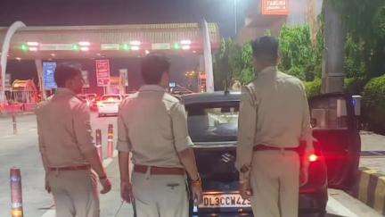 मांट: CO ने क्षेत्र में की पैदल गश्त, टोल पर चार पहिया वाहनों की करवाई तलाशी