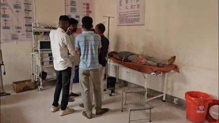 मोठ: मोठ कोतवाली इलाके के ग्राम जौंरा में दबंगों ने एक व्यक्ति के साथ की मारपीट, हालात नाजुक, झाँसी रेफर