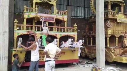 তপন: রথ পুজোর মধ্য দিয়ে তপন শ্রী শ্রী রাধা গোবিন্দ সেবাশ্রম সংঘে শুরু হল রথ মেরামতের কাজ