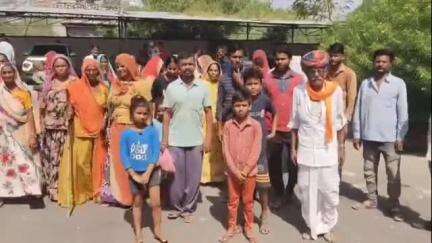 पाली: शहर के चादर वाले बालाजी क्षेत्र में रहने वाले लोगों ने सर्किट हाउस में प्रभारी मंत्री को ज्ञापन दे बताइए पीड़ा #jansamsy