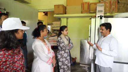 पिपरिया: पिपरिया के खापरखेड़ा गांव के किसान को मिला प्रधानमंत्री सूक्ष्म खाद्य प्रसंस्करण योजना का लाभ, कलेक्टर ने किया निरीक्षण