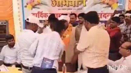 करेरा: ग्राम डुमघुना में 'जल गंगा संवर्धन' अभियान के तहत तालाब गहरीकरण का कार्य हुआ शुरू, विधायक रमेश खटीक रहे मौजूद