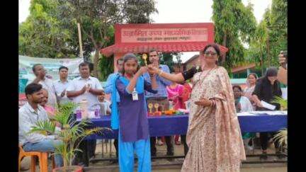 कुमारखंड: उत्क्रमित उच्च माध्यमिक विद्यालय बरहकुरवा में मशाल खेल प्रतियोगिता में जीते प्रतिभागी हुए सम्मानित