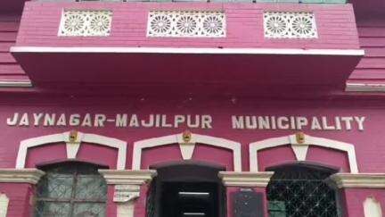 জয়নগর ১: জয়নগর-মজিলপুর পুর এলাকায় শুরু হয়েছে নিকাশি খাল সংস্কার